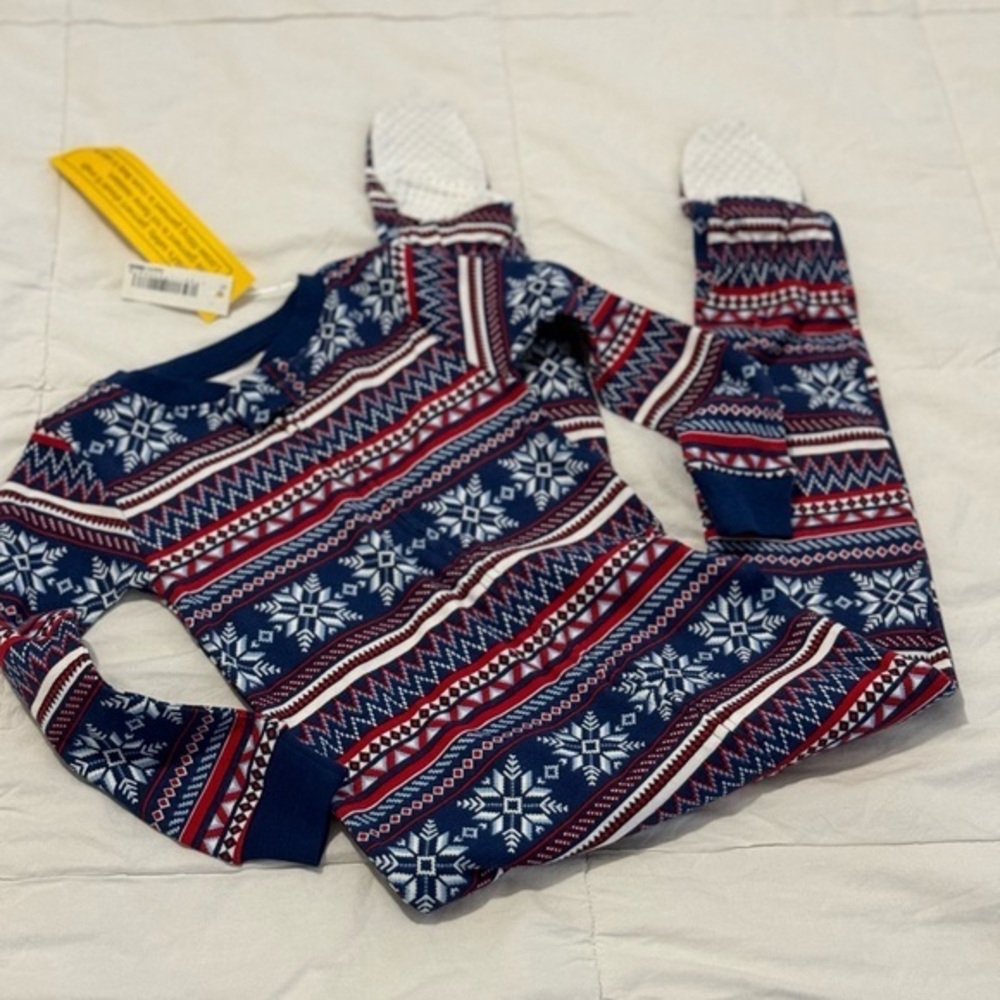 NWT AMAZON essentials Christmas Pj size 3t